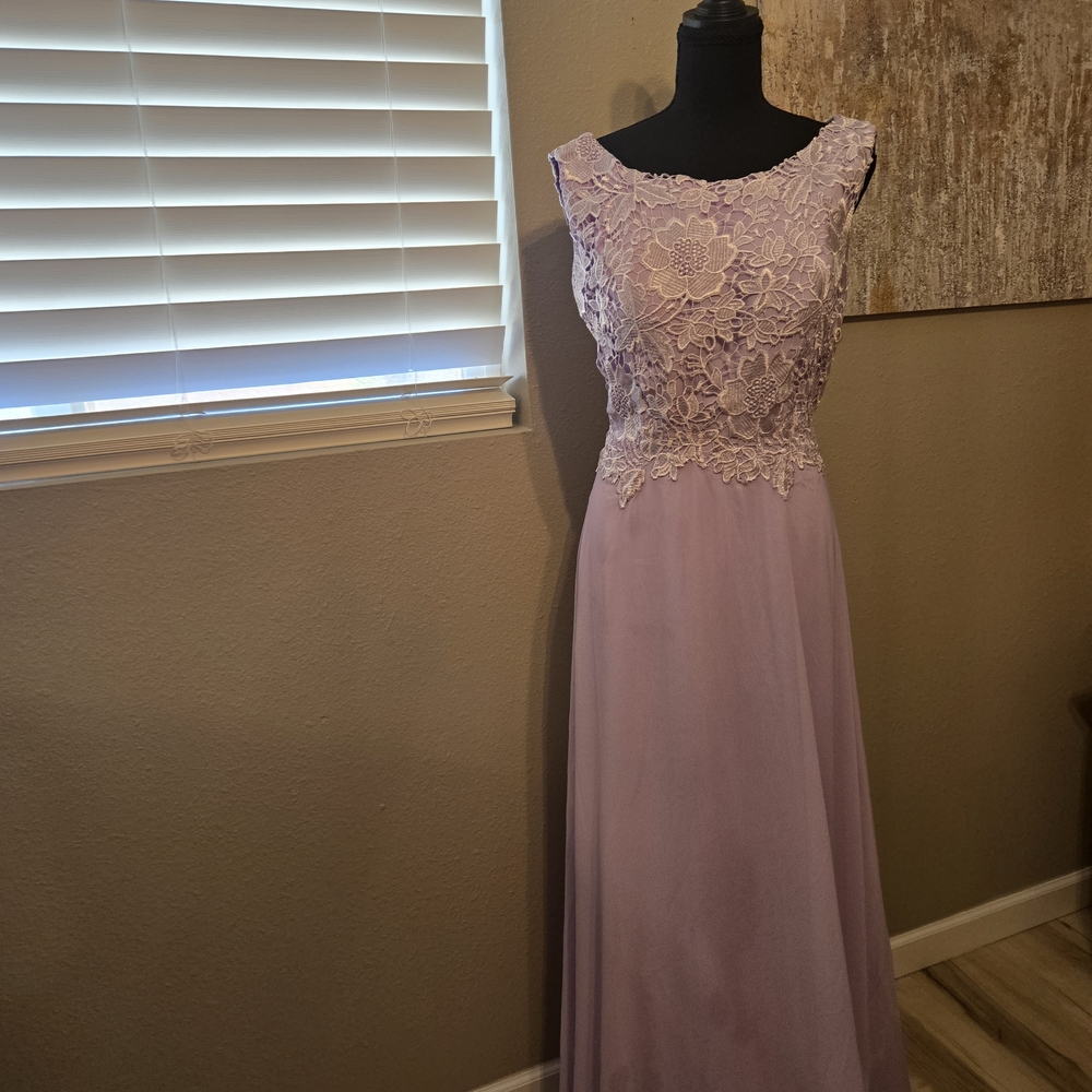 💐 NWOT Perfect For Spring Wedding Lace Bodice Lavender